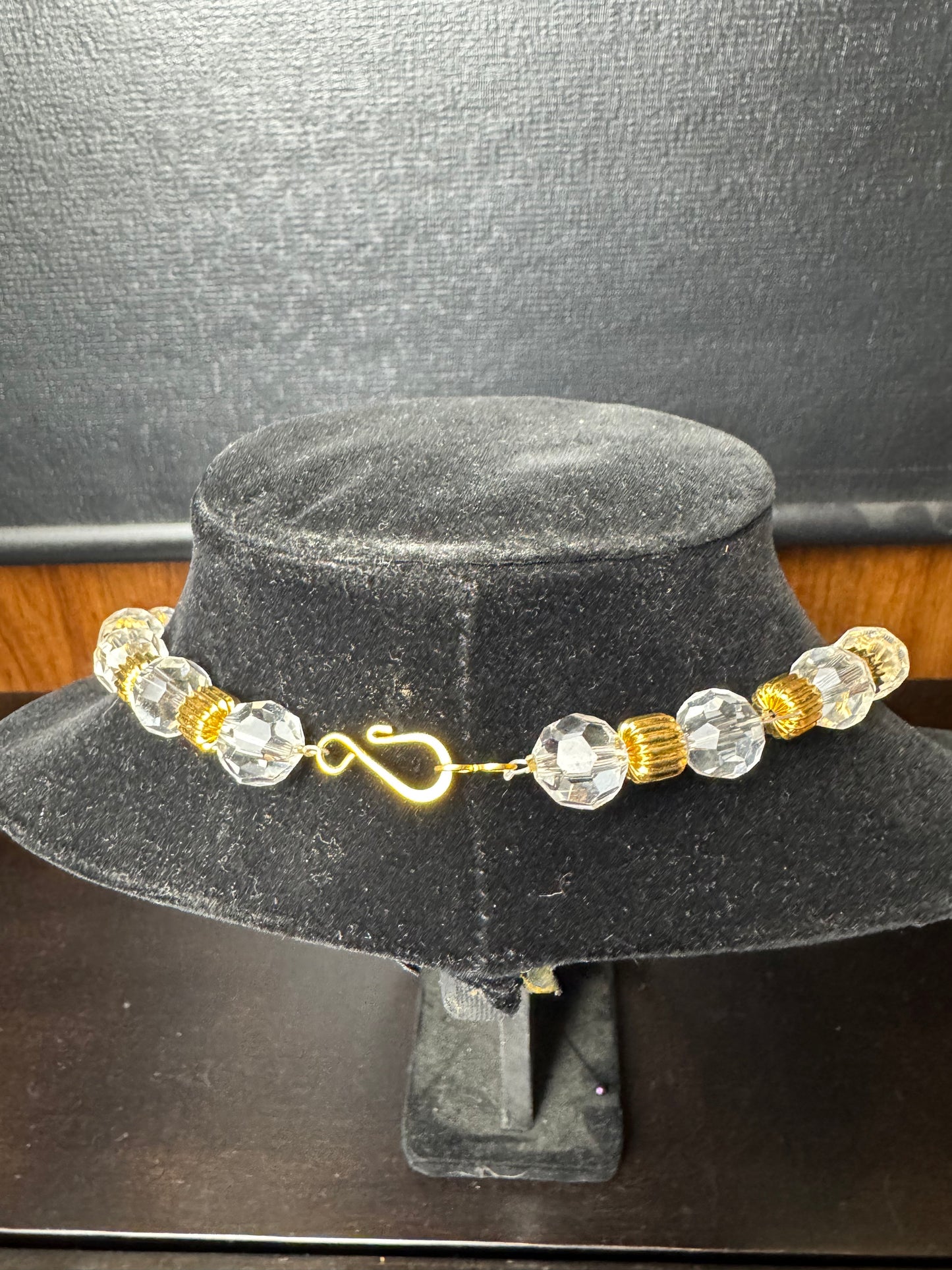 Large Glass Barrel Beads Facetted in Gold Necklace