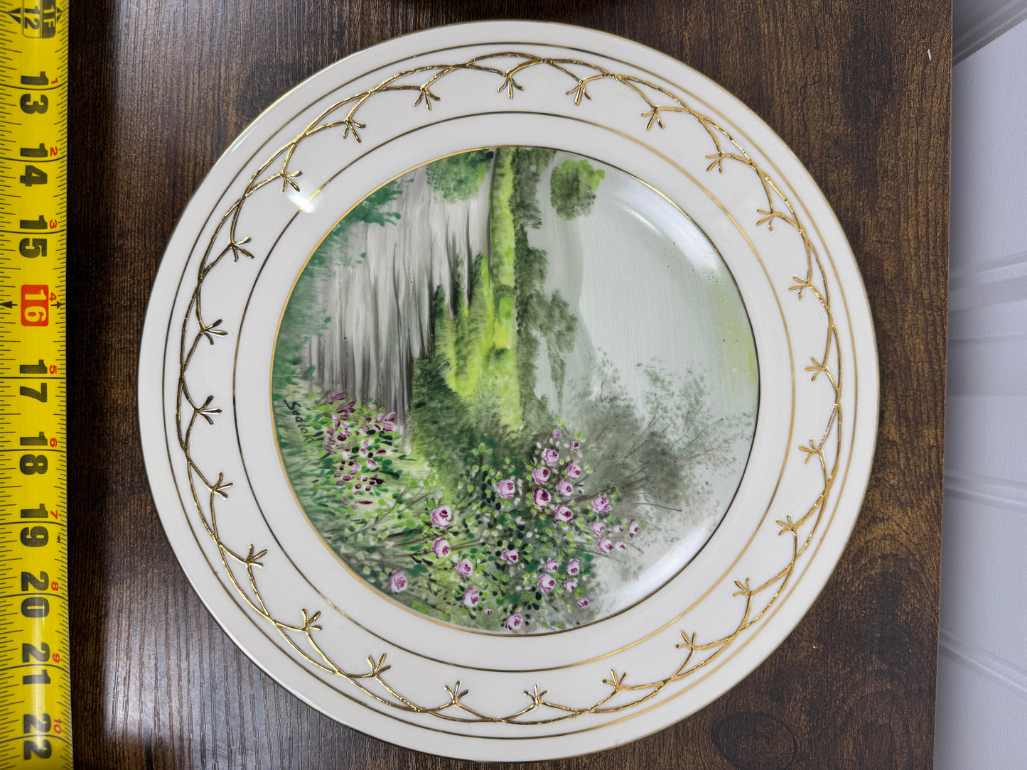 10.5” LA MIEUX CHINA PLATE, HAND PAINTED, 24 KARAT GOLD PLATED