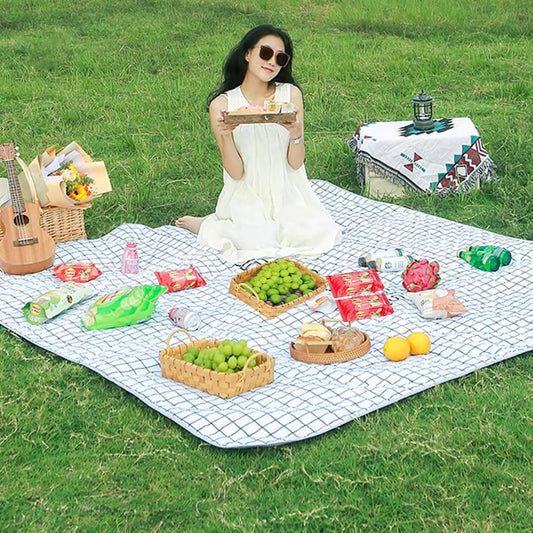 K Y KANGYUN Extra Large Picnic Blanket Outdoor Beach Blankets, Water-Resistant Foldable Sandproof Blankets Cute Picnic Mat for Beach, Camping Grass Lawn Park Mats (White, 80x60 in)