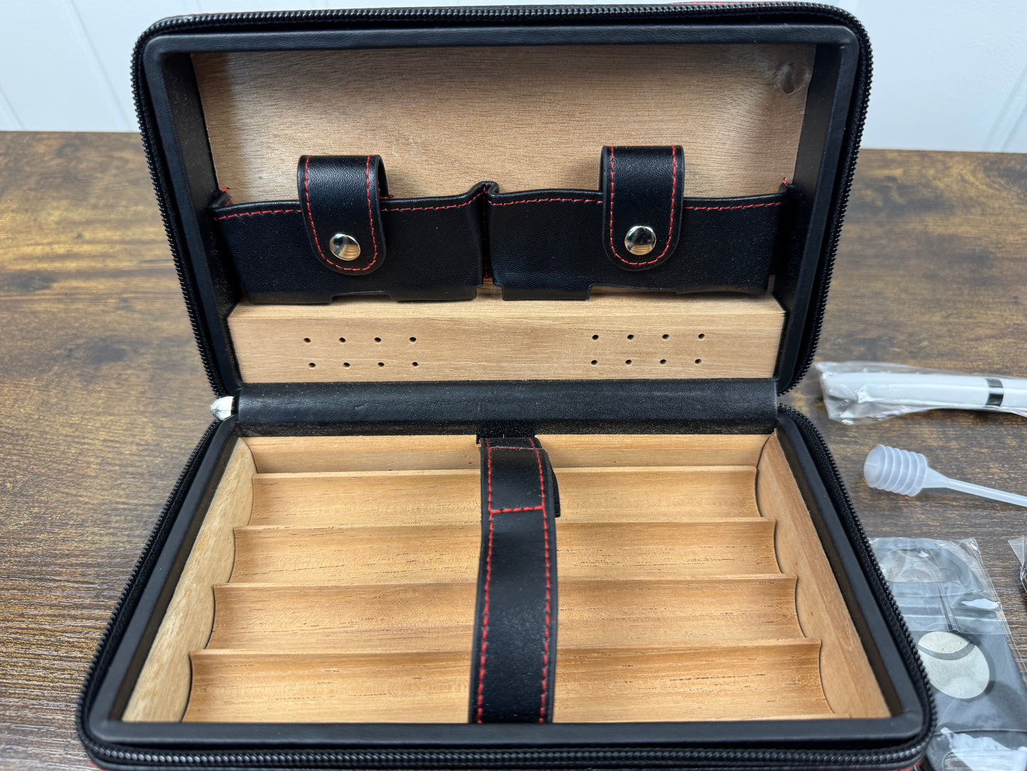 Black Leather Travel Cigar Humidor